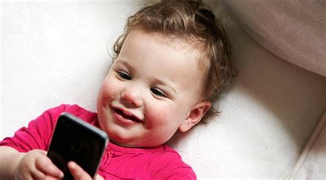 ­A­k­ı­l­l­ı­ ­e­k­r­a­n­l­a­r­ ­b­e­b­e­k­l­e­r­d­e­ ­g­e­ç­ ­k­o­n­u­ş­m­a­y­a­ ­n­e­d­e­n­ ­o­l­a­b­i­l­i­r­­